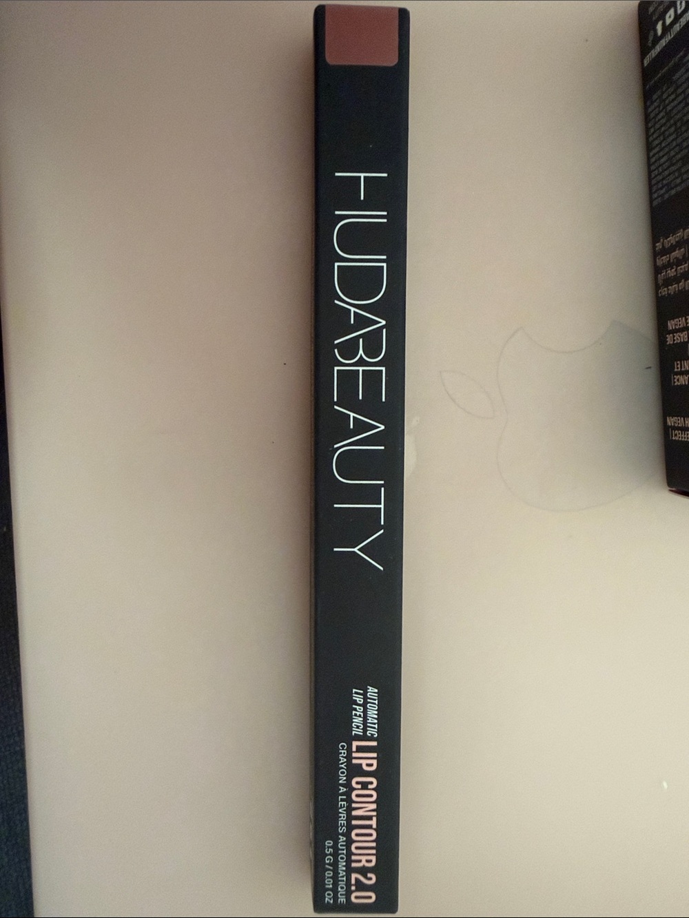 HUDA BEAUTY Lip Contour 2.0 Pencil in Warm Brown